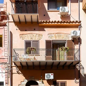 tri-re-e-na-regina.palermohotels.org/
